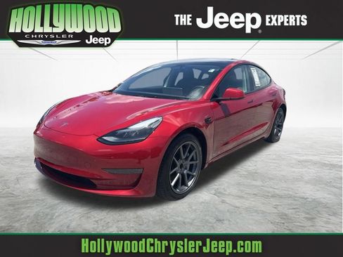 Used 2023 Tesla Model 3 Standard Range RWD image 1