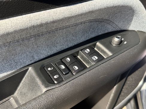 Used 2024 Jeep Compass Latitude AWD/4WD image 13