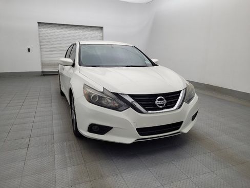 Used 2018 Nissan Altima 2.5 SR w/ SR Special Edition image 14