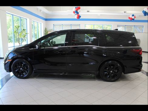 Used 2023 Honda Odyssey Sport image 8
