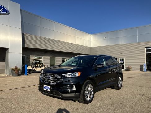 Used 2024 Ford Edge Titanium AWD/4WD image 2