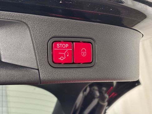 Used 2021 Mercedes-Benz GLA 250 4MATIC image 38