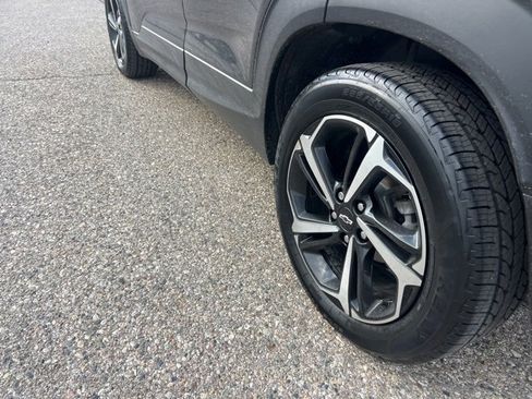 Used 2021 Chevrolet TrailBlazer RS w/ Technology Package image 21