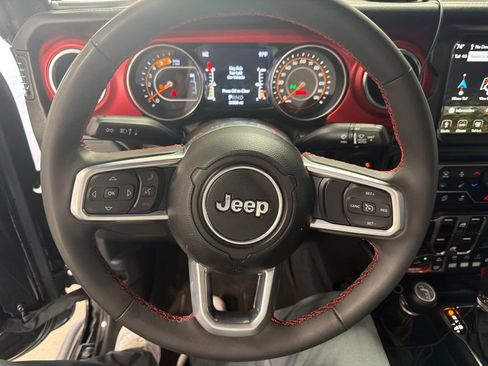 Used 2023 Jeep Gladiator Rubicon w/ LED Lighting Group AWD/4WD image 38