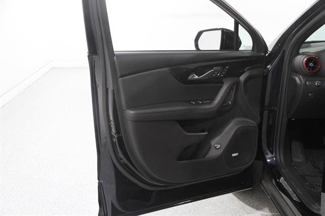 Used 2021 Chevrolet Blazer RS w/ Enhanced Convenience Package FWD image 4