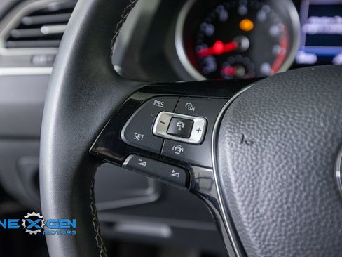 Used 2021 Volkswagen Tiguan SE FWD image 14