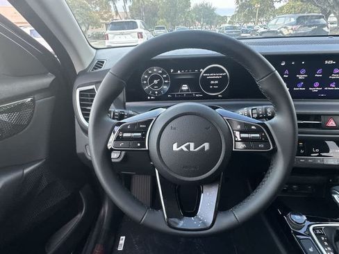 Certified 2026 Kia Seltos EX w/ EX Sunroof Package AWD/4WD image 15