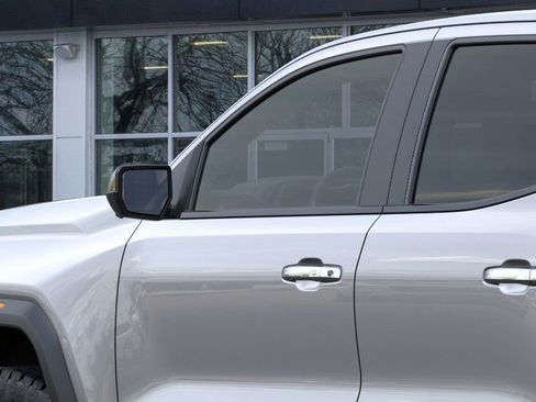 New 2026 GMC Canyon Denali image 19