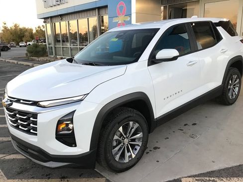 New 2026 Chevrolet Equinox LT image 3