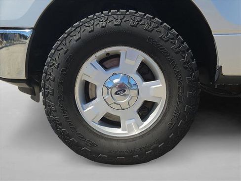 Used 2014 Ford F150 XLT AWD/4WD image 22