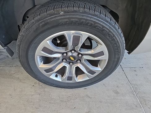 Used 2017 Chevrolet Tahoe LT image 16