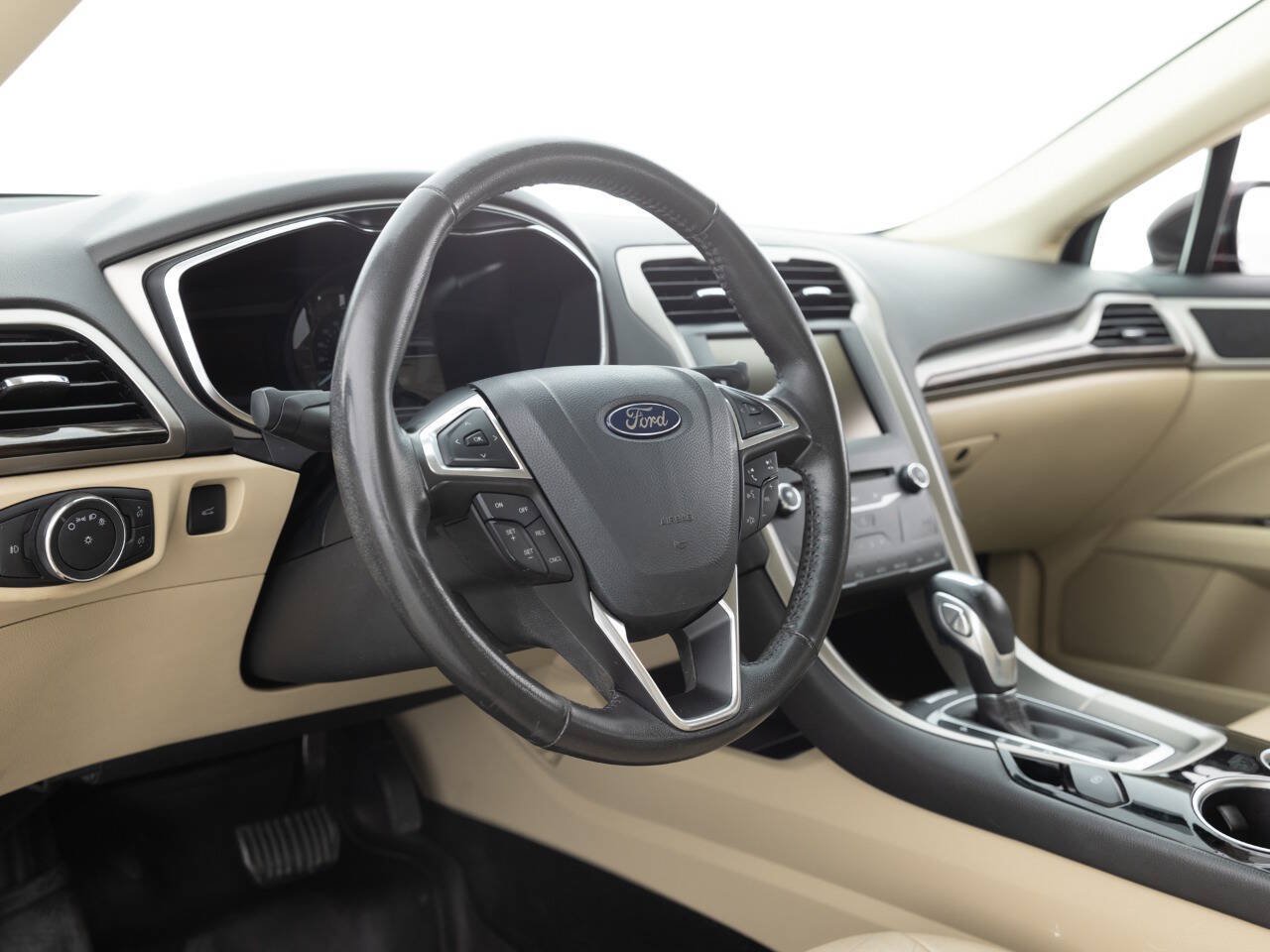 Used 2013 Ford Fusion SE FWD image 23