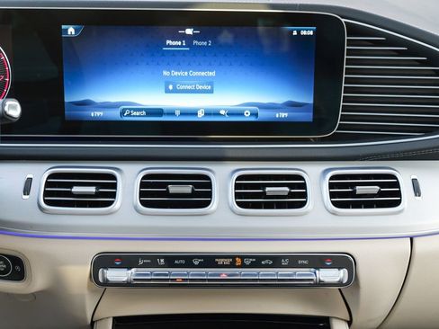 Used 2025 Mercedes-Benz GLS 450 4MATIC image 56