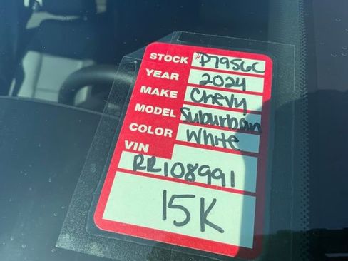 Used 2024 Chevrolet Suburban Z71 w/ Off-Road Capability Package image 39