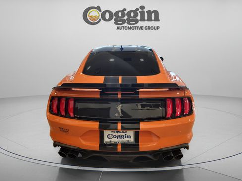 Used 2021 Ford Mustang Shelby GT500 w/ Technology Package RWD image 3