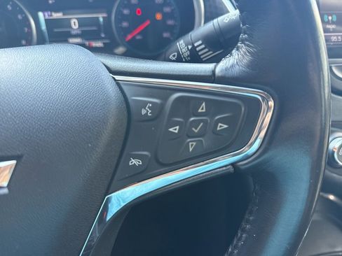 Used 2018 Chevrolet Malibu LT FWD image 19