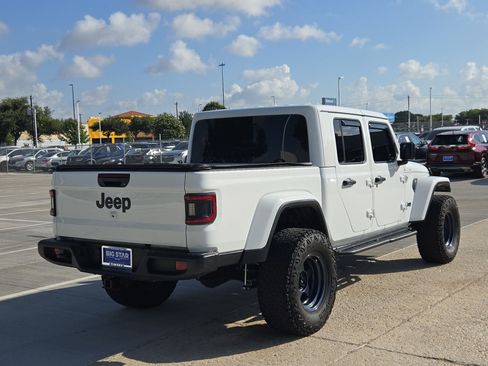 Used 2024 Jeep Gladiator Sport AWD/4WD image 3