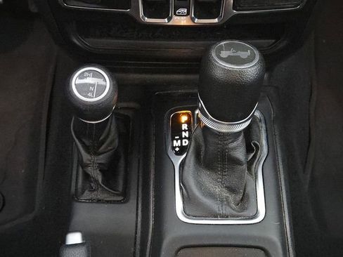 Used 2022 Jeep Wrangler Unlimited Sport image 9