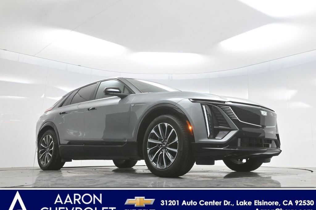 Used 2024 Cadillac Lyriq Sport RWD image 2