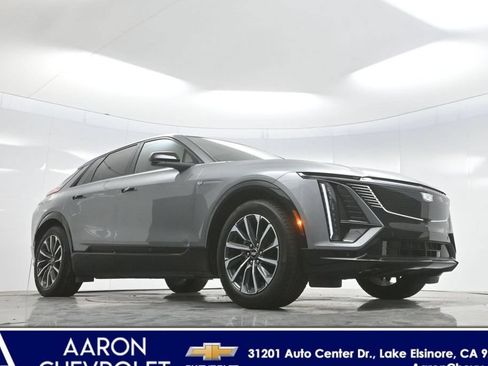 Used 2024 Cadillac Lyriq Sport RWD image 2