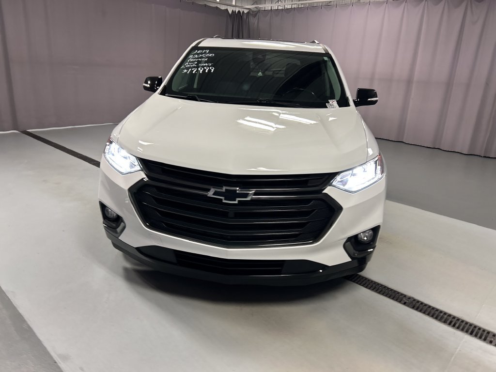 Used 2019 Chevrolet Traverse Premier w/ Redline Edition AWD/4WD image 2