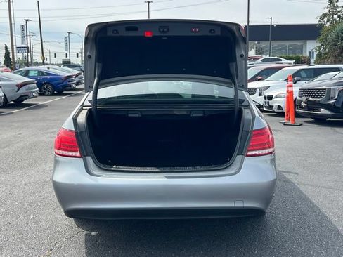 Used 2014 Mercedes-Benz E 350 4MATIC Sedan image 8
