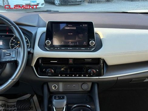 Used 2023 Nissan Rogue SV w/ SV Premium Package image 17