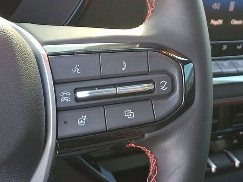 Used 2025 Chevrolet Colorado Z71 w/ Z71 Convenience Package 2 image 27