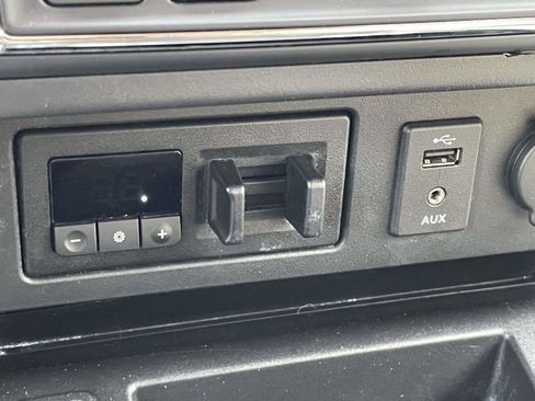 Used 2016 Nissan Titan SV AWD/4WD image 25