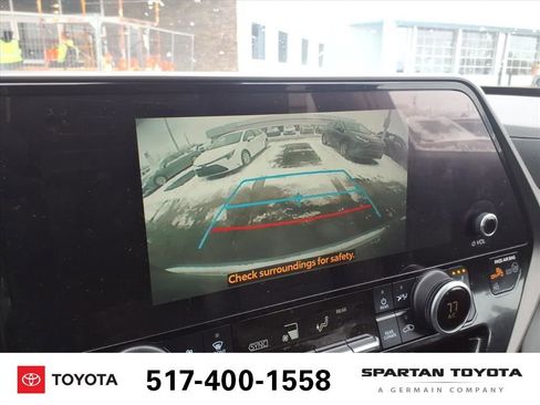 Used 2023 Toyota Highlander XLE image 24