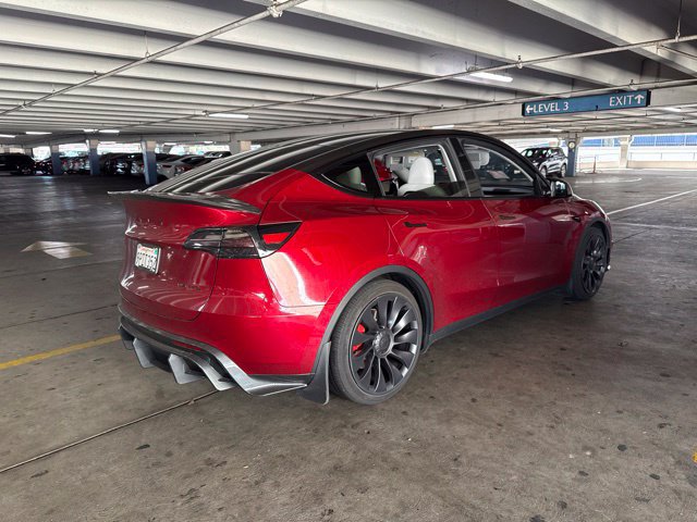 Used 2024 Tesla Model Y Performance AWD/4WD image 4