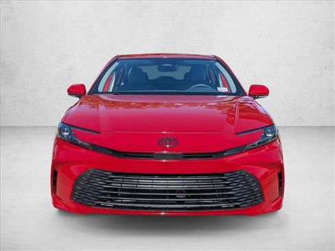 Used 2025 Toyota Camry LE image 2