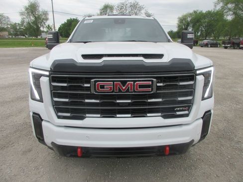 New 2026 GMC Sierra 2500 AT4 w/ AT4 Premium Plus Package AWD/4WD image 11