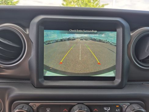 Used 2021 Jeep Wrangler Unlimited Sport AWD/4WD image 29