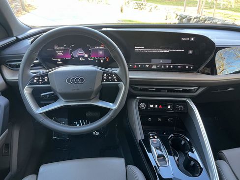 Used 2025 Audi Q5 Premium Plus w/ Premium Plus image 31