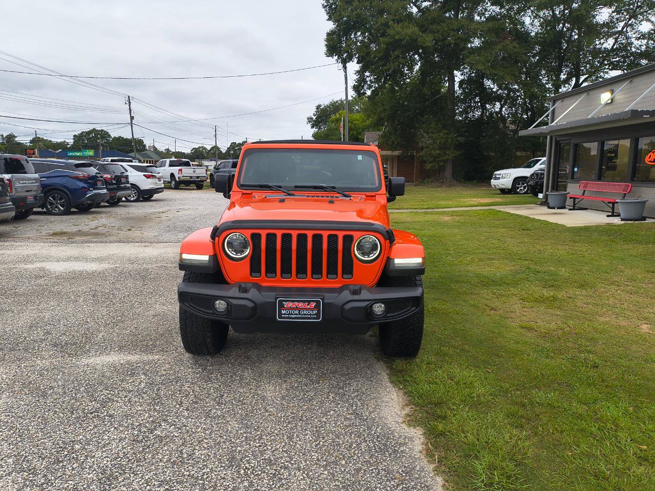 Used 2023 Jeep Wrangler Unlimited Sahara AWD/4WD image 3