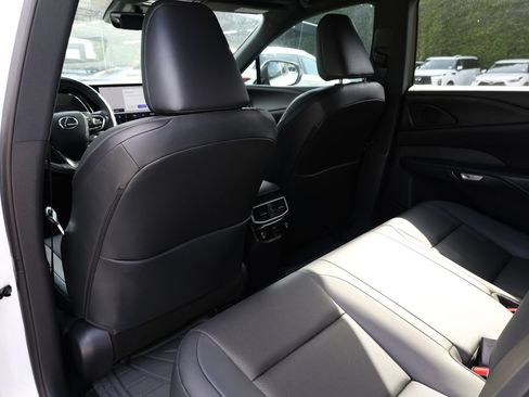 Used 2025 Lexus RX 350h w/ Accessory Package (Z1) AWD/4WD image 18