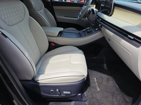 Used 2024 Hyundai Palisade Limited FWD image 12