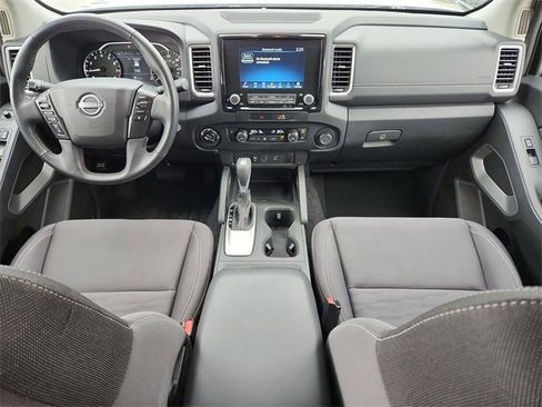 Used 2022 Nissan Frontier SV w/ Technology Package image 12