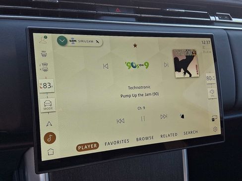 Used 2024 Land Rover Range Rover Long Wheelbase SE image 18