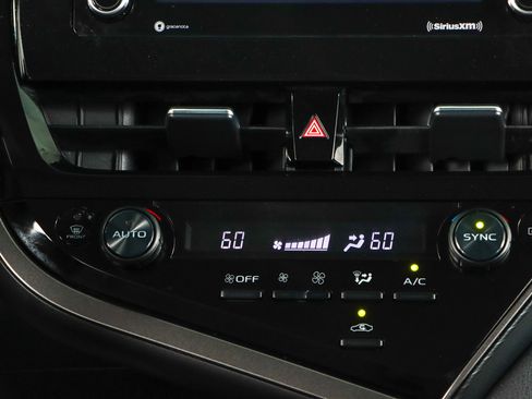 Used 2024 Toyota Camry SE image 20