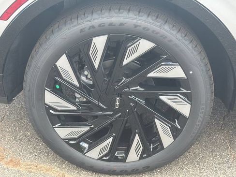 New 2026 Lincoln Nautilus Reserve w/ Jet Appearance Package AWD/4WD image 18