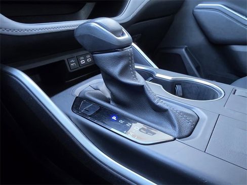 Used 2023 Toyota Highlander XLE image 25