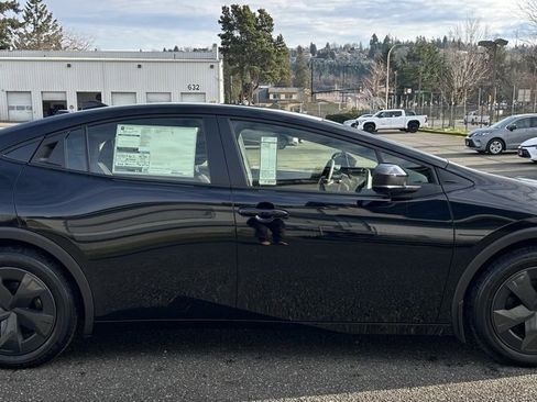 New 2026 Toyota Prius SE image 4
