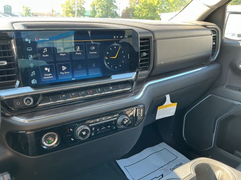 Certified 2023 Chevrolet Silverado 1500 LT AWD/4WD image 6