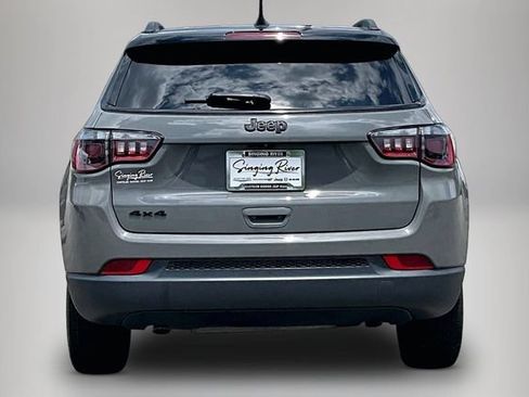 Used 2023 Jeep Compass Latitude AWD/4WD image 6