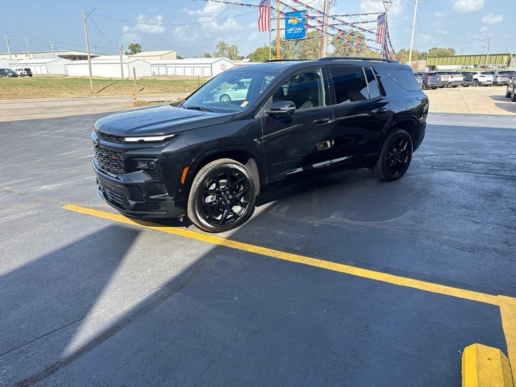 Used 2026 Chevrolet Traverse RS w/ LPO, Floor Liner Package AWD/4WD image 9