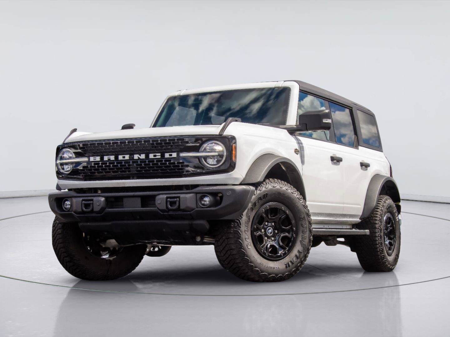 Used 2023 Ford Bronco Wildtrak AWD/4WD image 2