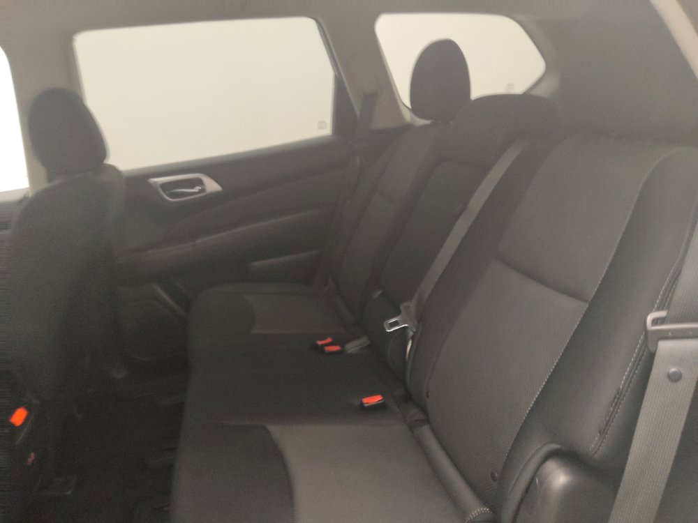 Used 2019 Nissan Pathfinder S AWD/4WD image 18