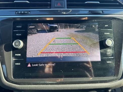 Used 2024 Volkswagen Tiguan SE image 20